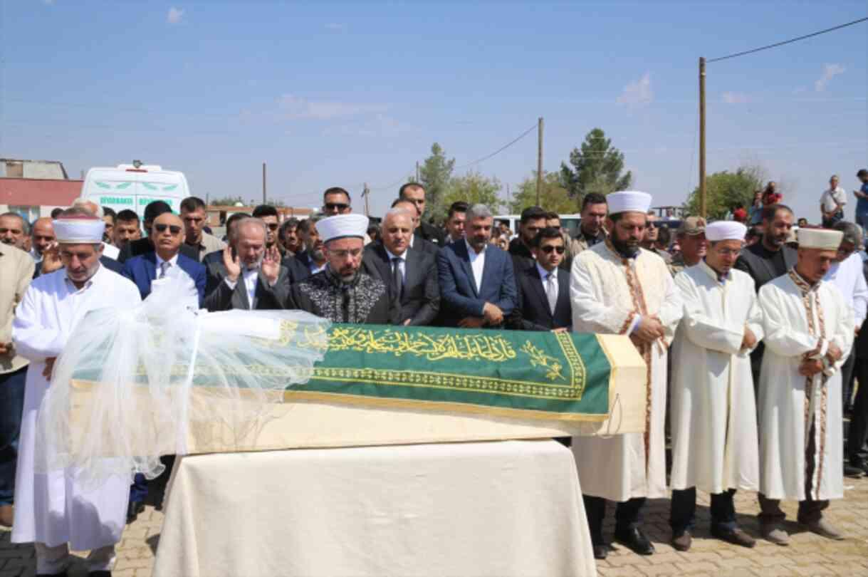 8 yaşındaki Narin'in mezarı! Hayatta olsaydı bugün okula başlayacaktı