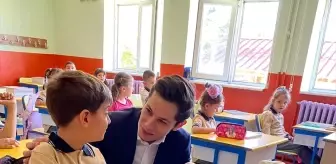 Altunhisar Kaymakamı Abdussamed Yiğit, İlkokul Öğrencilerini Ziyaret Etti