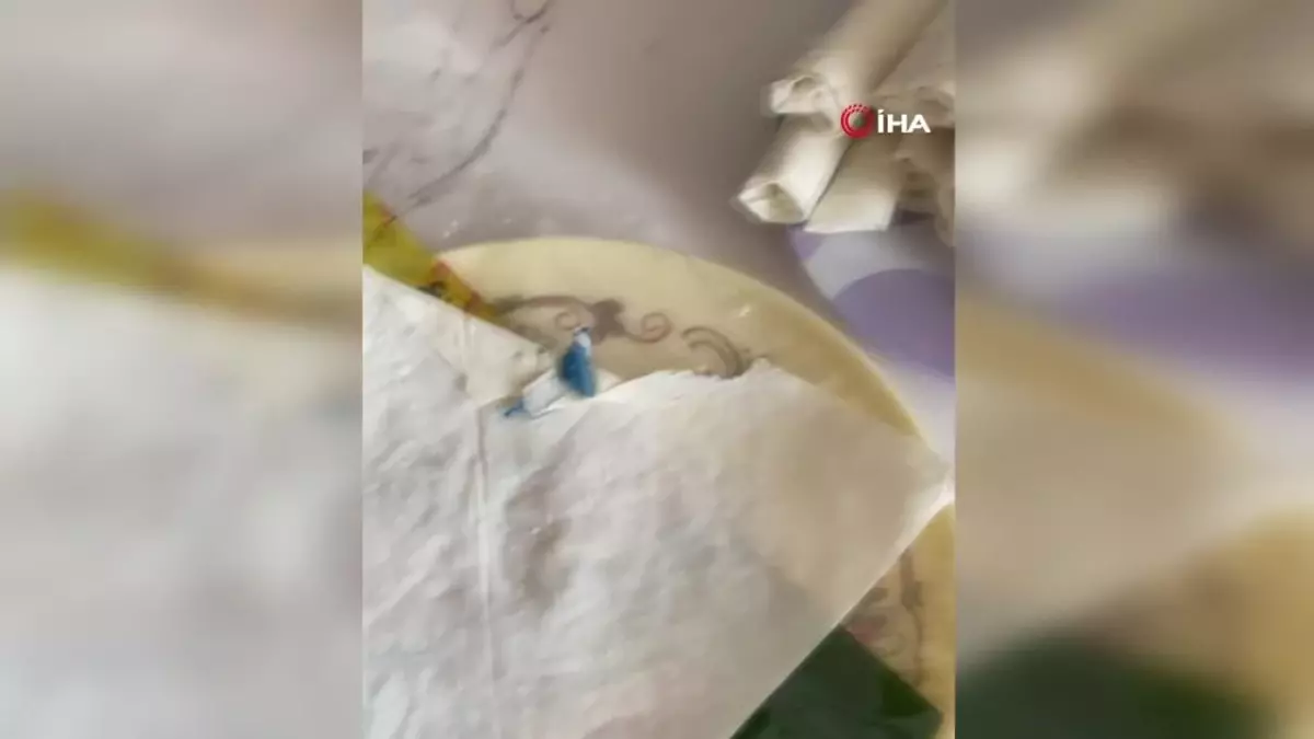 BİM'den aldığı yufkadan erimiş plastik çıktı