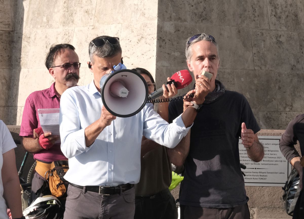 İklim Aktivistleri Bisikletleriyle COP29'a Doğru Yola Çıktı