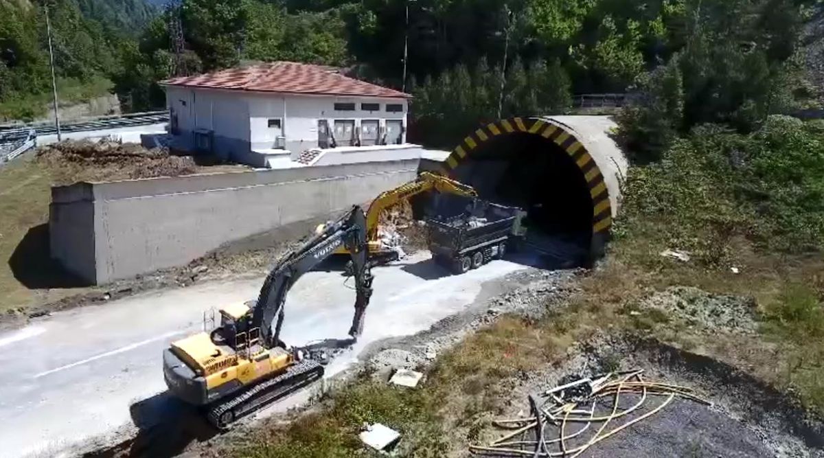 Bolu Dağı Tüneli İstanbul istikametindeki tünel tüpünün uzatılması çalışması erken tamamlandı