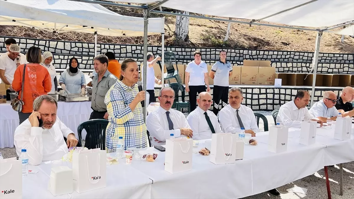 Çanakkale'de Geleneksel Hacı Fatma Bodur Hayrı Düzenlendi