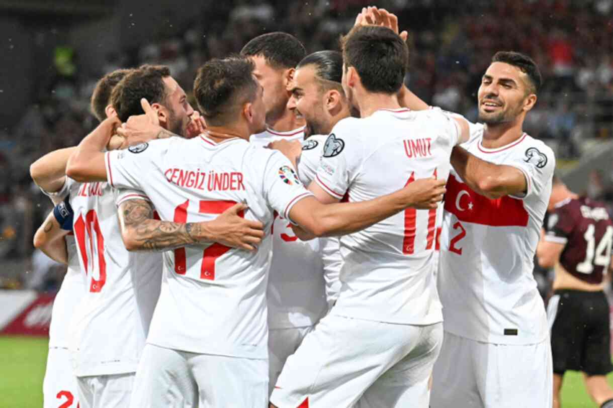 CANLI maç izle! (TÜRKİYE İZLANDA) Canlı şifresiz donmadan HD maç izle! İzlanda Türkiye maçı nereden izlenir?