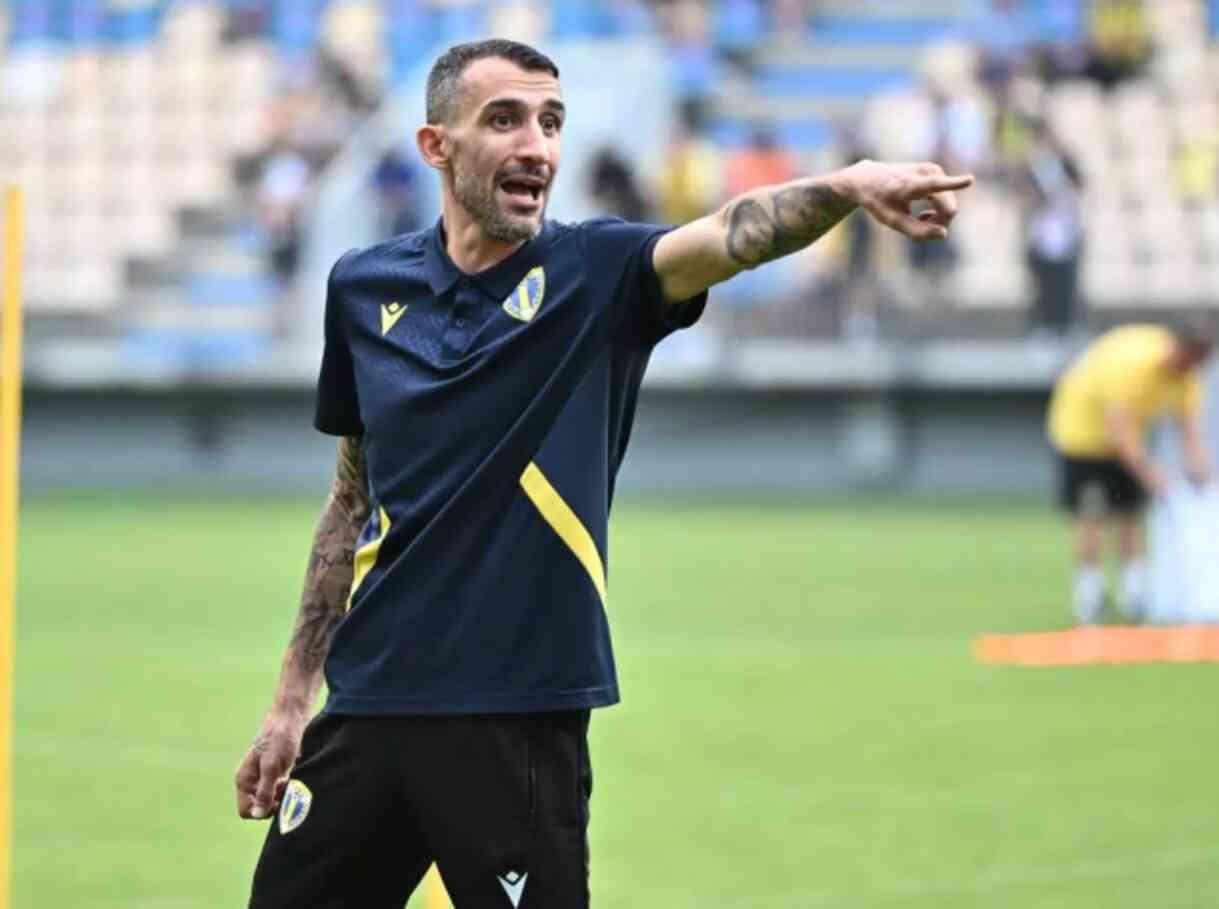 Galatasaray'da transfer krizi! Alexandru Cicaldau, yeni takımına giden uçağı kaçırdı