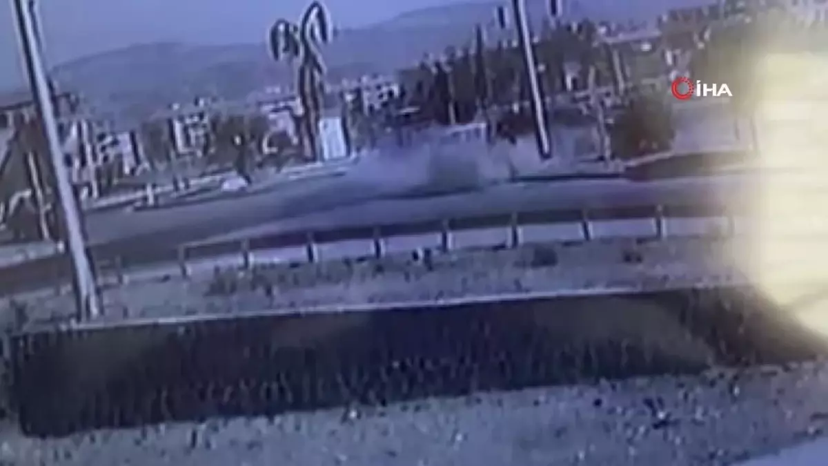 Gaziantep'te 4 kişinin yaralandığı kaza güvenlik kamerasında