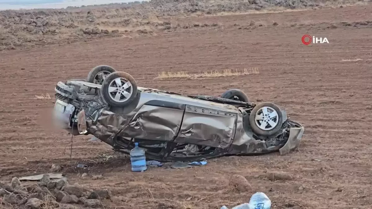 Gaziantep'te çarpışan 2 otomobilden biri takla attı: 4 yaralı