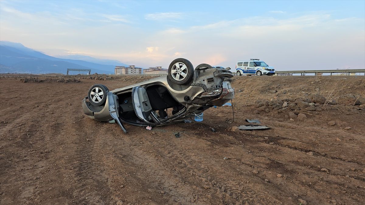 Gaziantep'te Otomobil Kazası: 4 Kişi Yaralandı