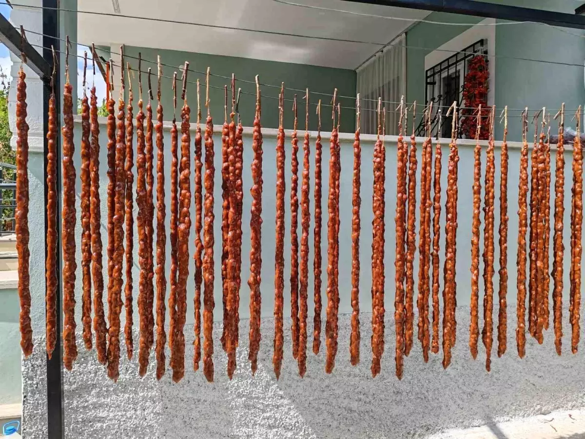 Konya'da Cevizli Sucuk Üretimi Başladı