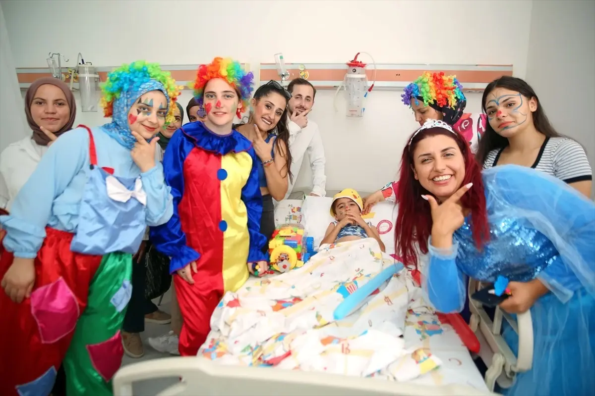 HMKÜ Hastanesi'nde Çocuklara Moral Etkinliği