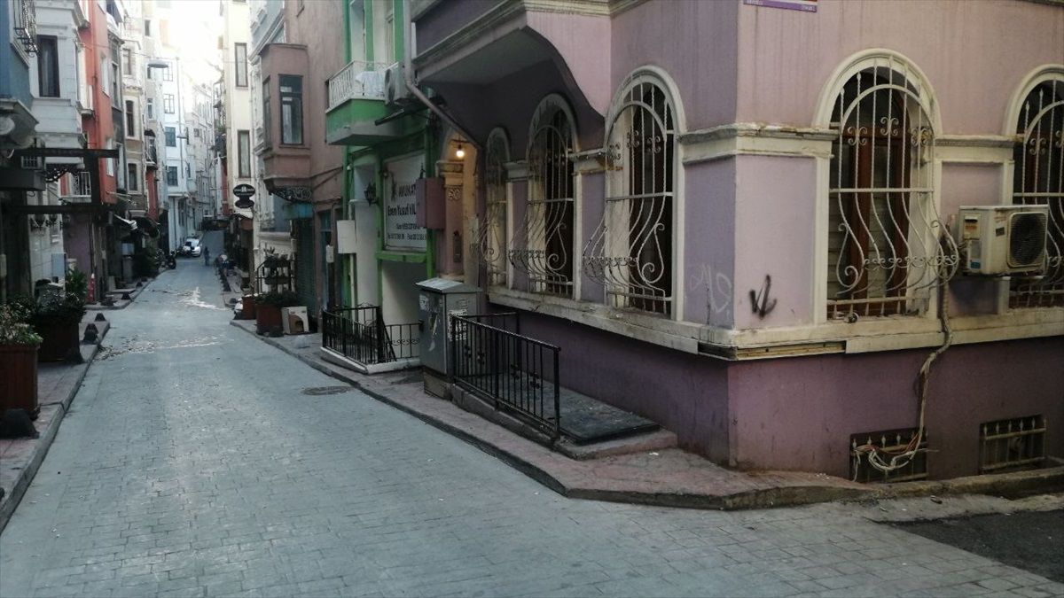 Beyoğlu'nda Otel Odasında Tartışma: Kadın Öldü, Şüpheli Gözaltında