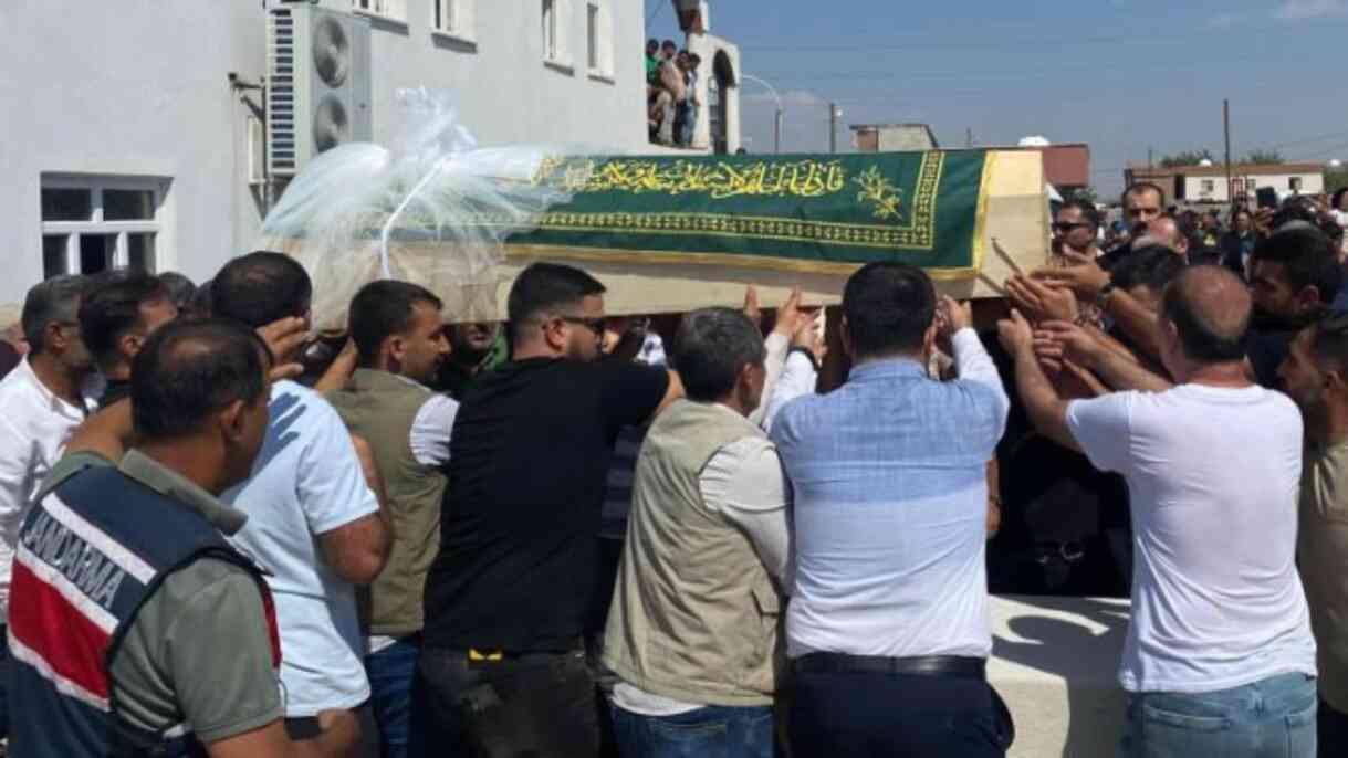 İmamın sözleri Narin Güran'ın cenaze törenine damga vurdu: Bugün burada musallada yatan bizim vicdanımızdır