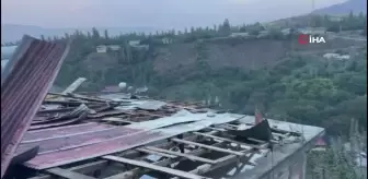 Kağızman'da şiddetli rüzgar çatıları uçurdu