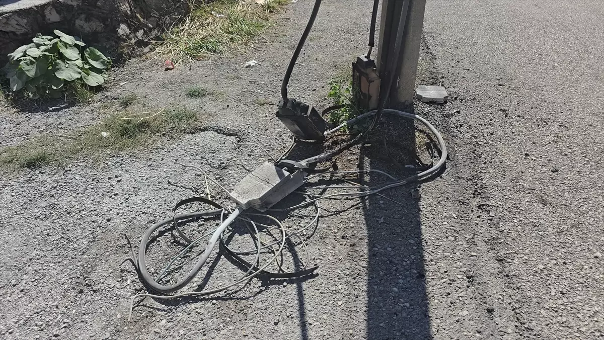Karabük'te elektrik direğinde çıkan yangın söndürüldü