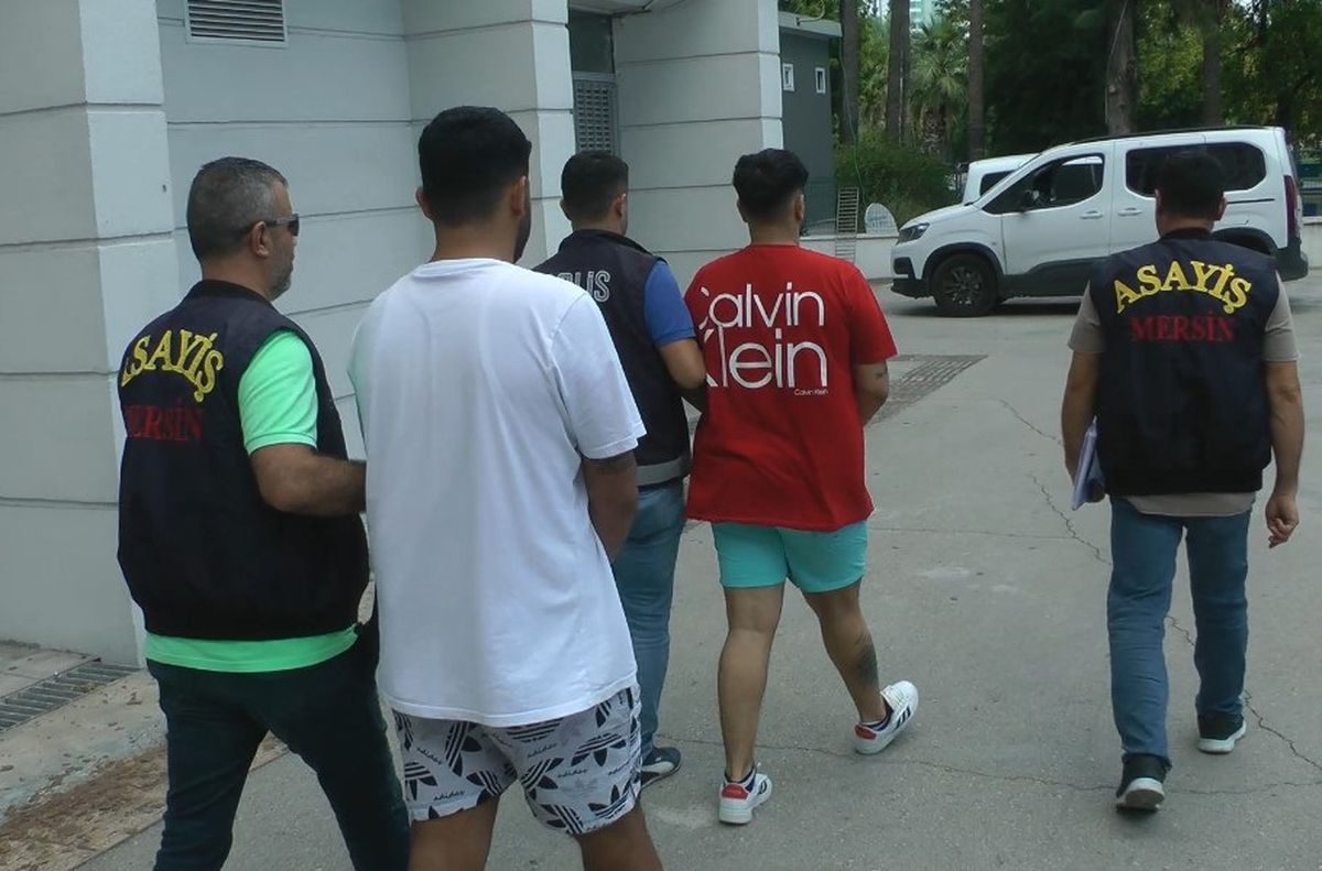 Mersin'de Sazan Sarmalı Yöntemiyle Dolandırıcılık Yapan 2 Şüpheli Tutuklandı