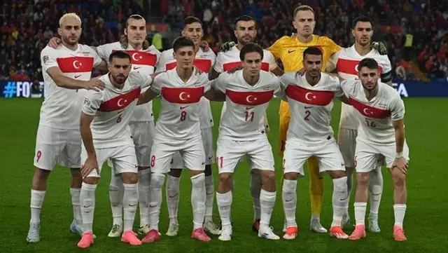 Montella has made his decision! The starting lineups for the 