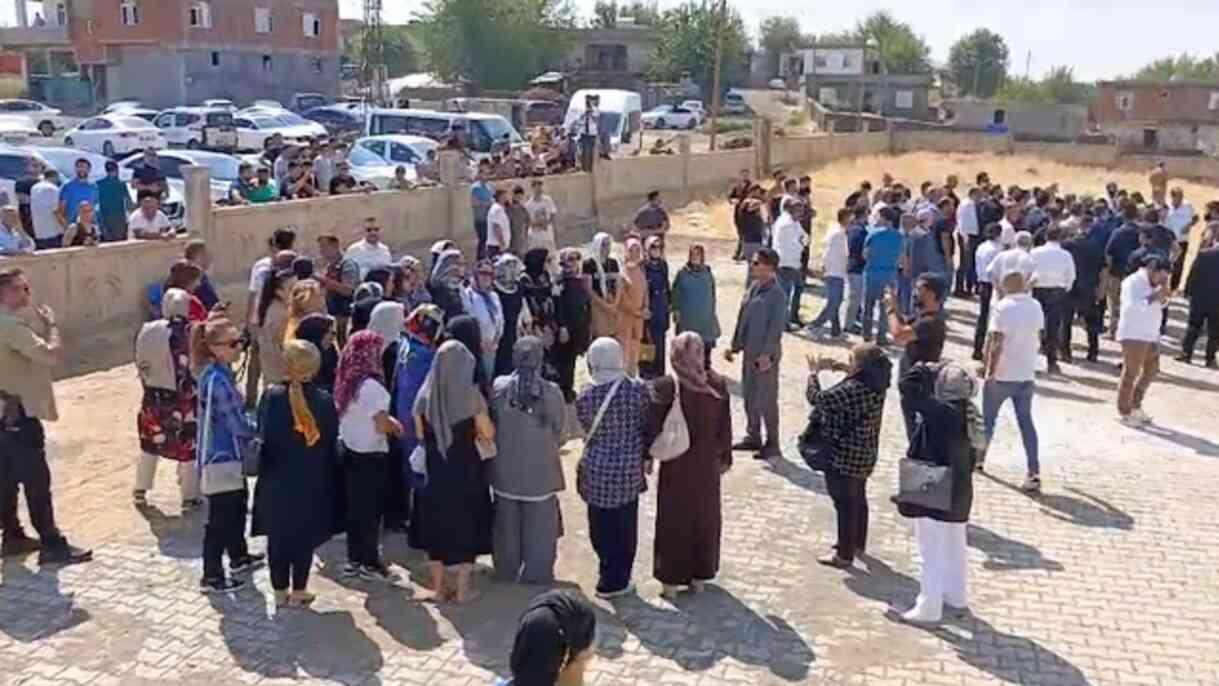 Narin Güran'ın cenazesinde büyük rezalet! Başrolde AK Partili vekil var