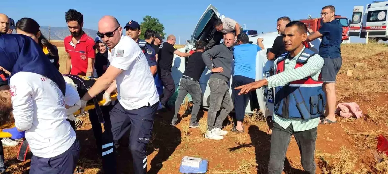 Karaman'da Otomobil Şarampole Takla Attı: 3 Yaralı