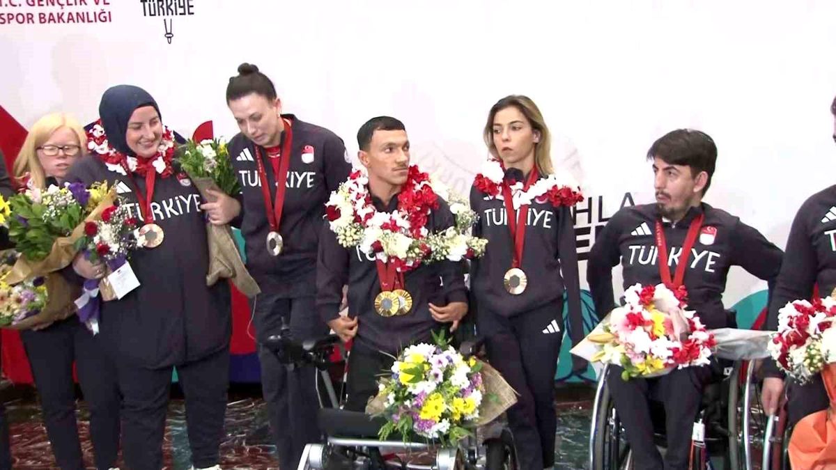 Paris 2024 Paralimpik Oyunları'nda 28 Madalya Kazanan Milli Sporcular Yurda Döndü