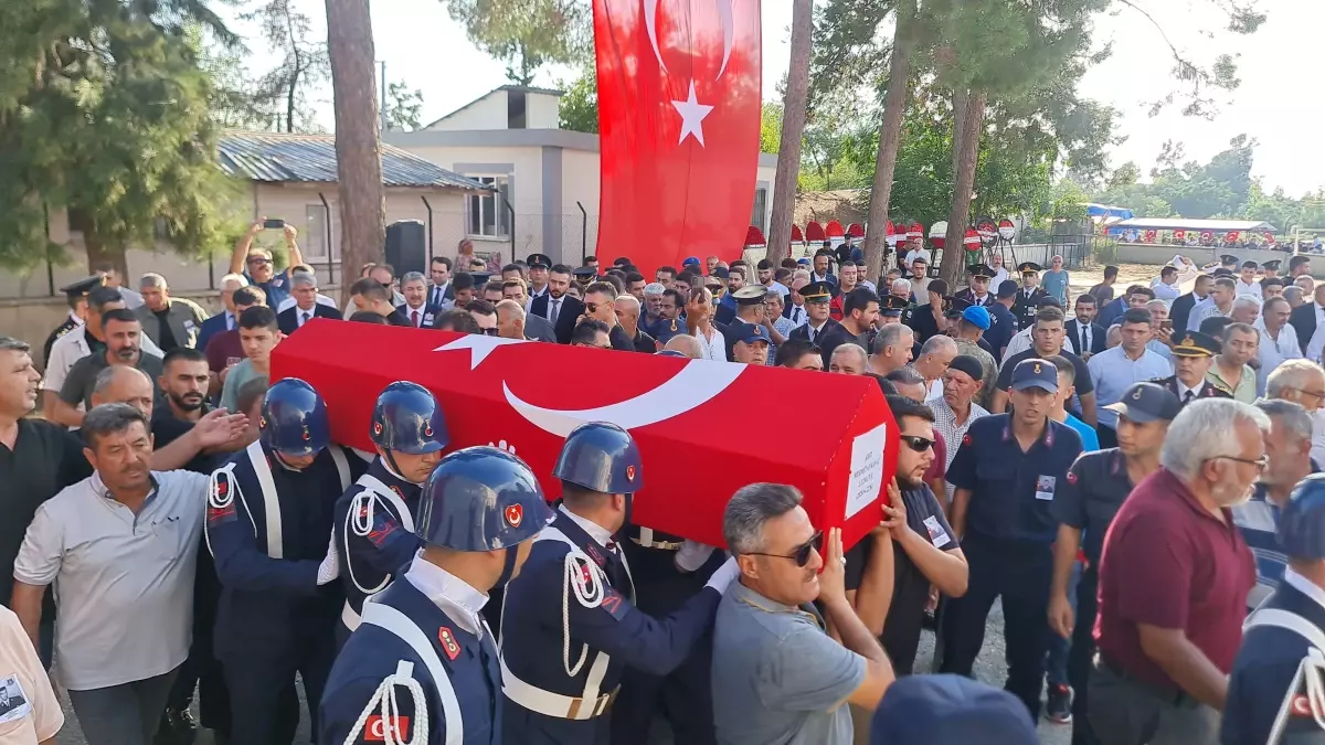 Şehit Uzman Çavuş Mehmet Aykanat, Osmaniye'de Toprağa Verildi