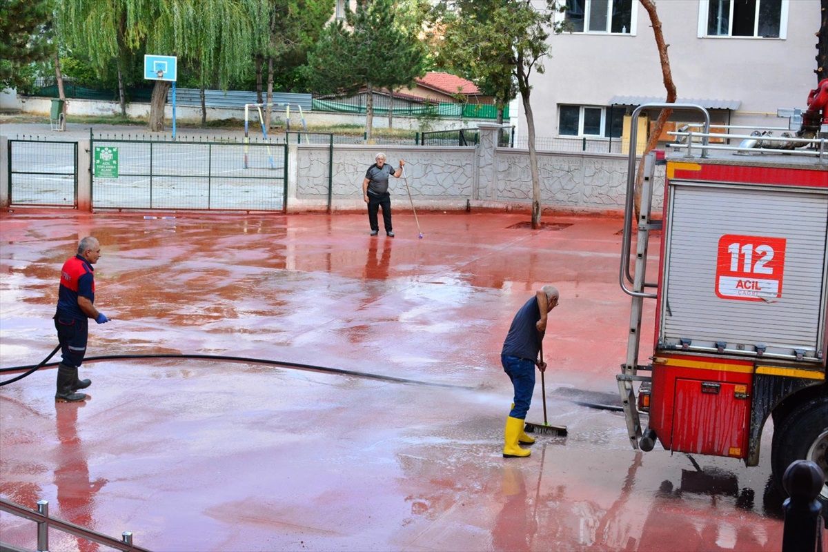 Yozgat Sorgun'da İlkokul Bahçesi Yenilendi