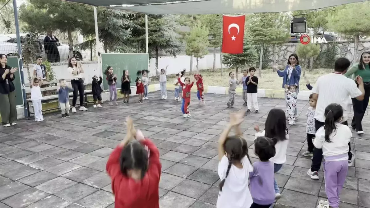 Tatvan'da minikler için gökyüzü ve ay gözlem etkinliği düzenlendi