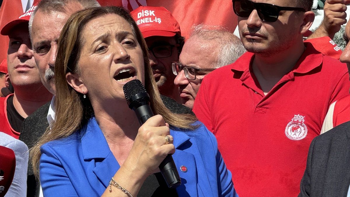 DİSK Genel Başkanı Arzu Çerkezoğlu Trakya İşçi Buluşması'na Katıldı