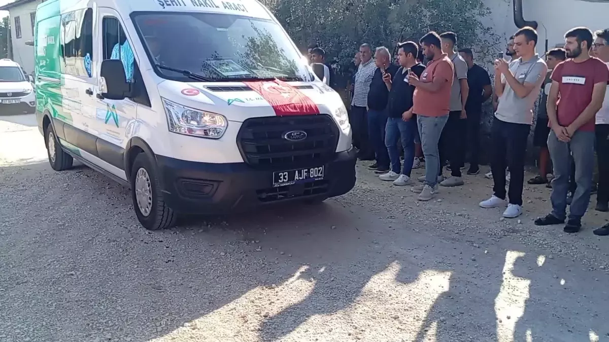 Tunceli'de Kaza Sonucu Şehit Olan Asker, Osmaniye'de Uğurlandı