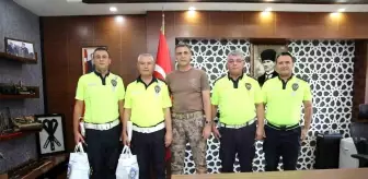 Kayseri İl Emniyet Müdürü, aracı bozulan şoföre yardım eden polisleri ağırladı