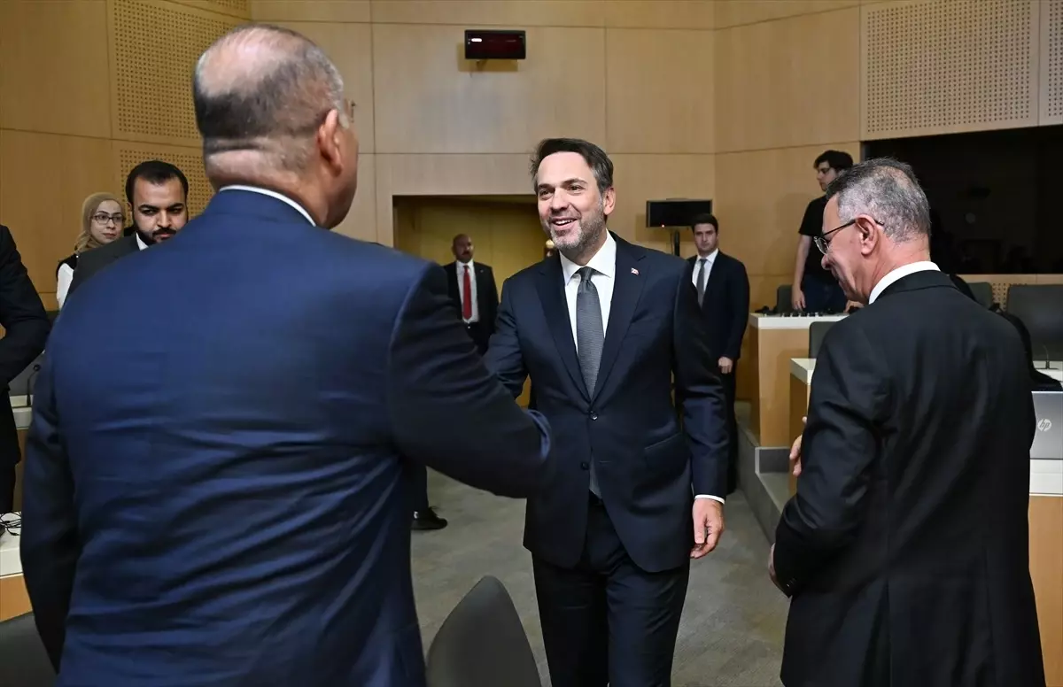 Enerji Bakanı Bayraktar, Arap ülkeleriyle enerji işbirliğini geliştirmeyi hedefliyor