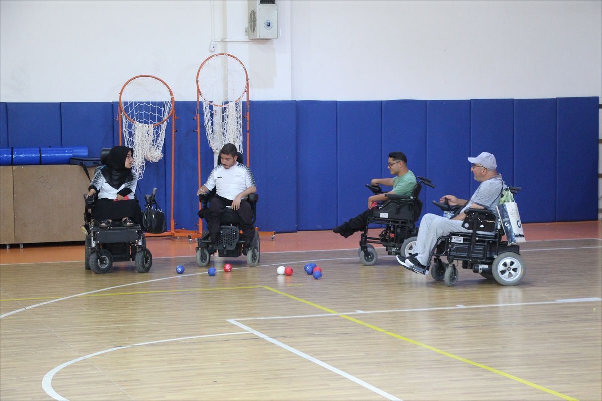 Doğuştan engelli sporcu Boccia Türkiye Şampiyonası'nda gümüş madalya kazandı
