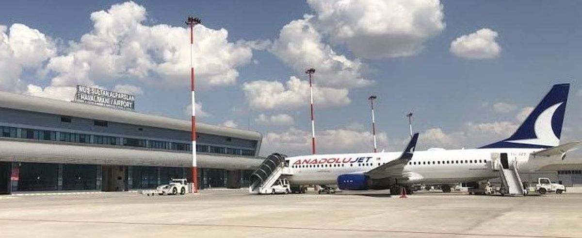Muş Sultan Alparslan Havalimanı'nda Pist Hasarı Oluştu