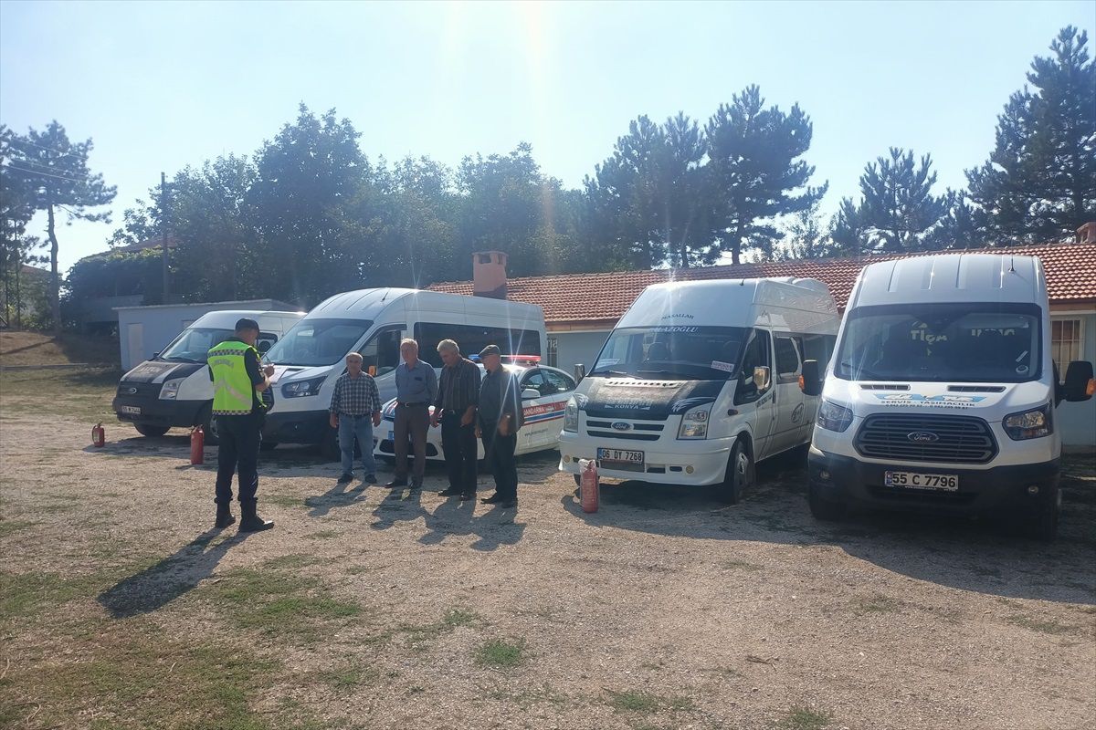 Havza Trafik Jandarma Ekipleri Taşımalı Eğitim Okullarında Denetim Yaptı