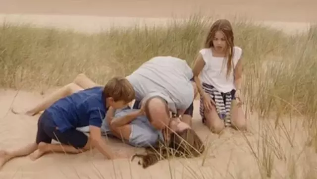 The funny reaction of Princess Charlotte to her parents' kissing amused the Royal fans.