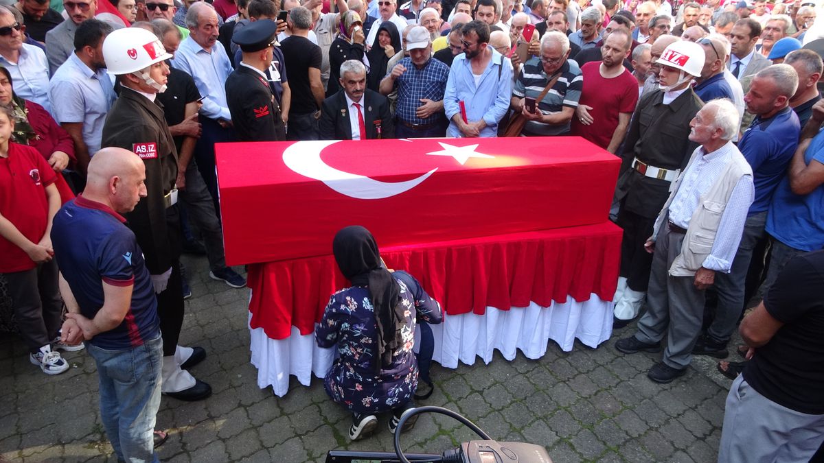 Şehit Piyade Üsteğmen Ömer Fatih Ayar, Trabzon'da Son Yolculuğuna Uğurlandı