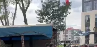 Kütahya'da Patates Üreticisi Kamyonuyla Malını Satamayınca Eylem Yaptı