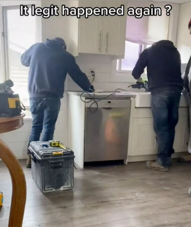 Workers who went to the wrong house renovated the kitchen of the house while the owner was not home