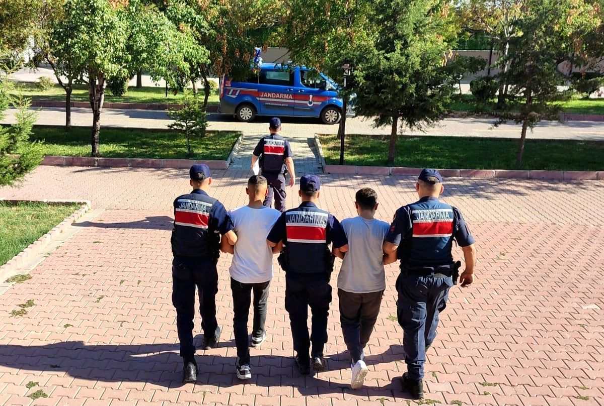 Aksaray'da Uyuşturucu Operasyonu: 2 Şüpheli Tutuklandı