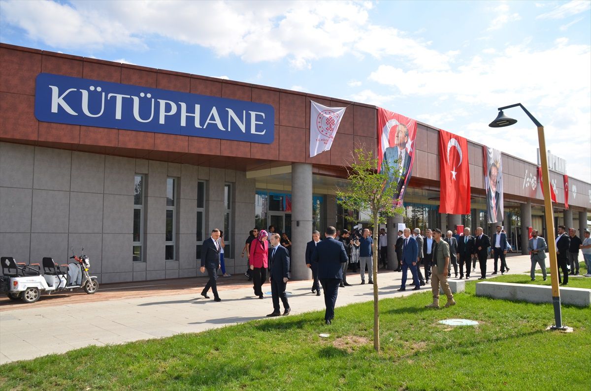 Kahramankazan'da Yeni Halk Kütüphanesi Açıldı