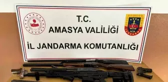 Amasya'da düğünlerde el konulan silahlar basınla paylaşıldı