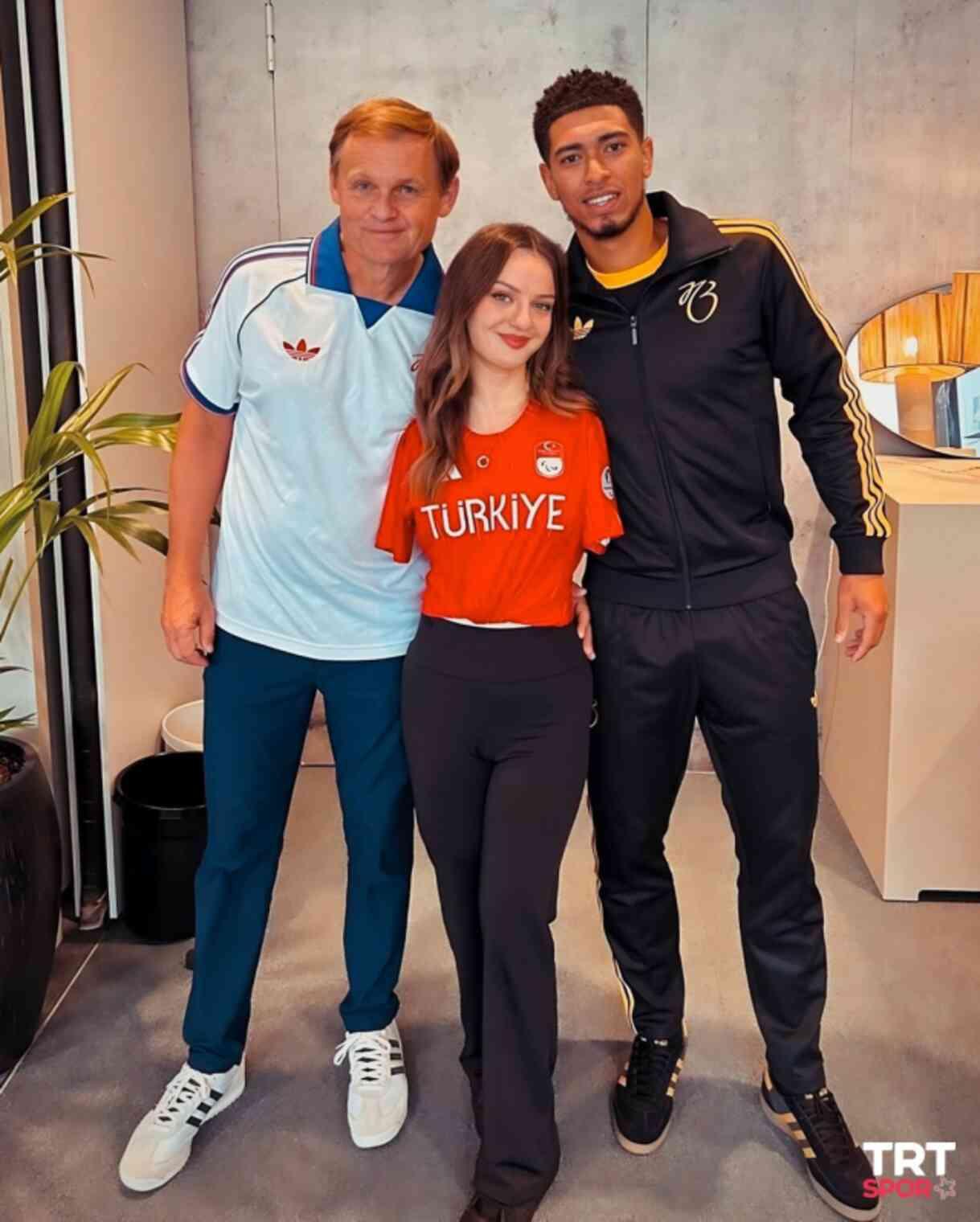 Herkes bunu konuşuyor! Jude Bellingham, milli yüzücü Sümeyye Boyacı'yı paylaştı