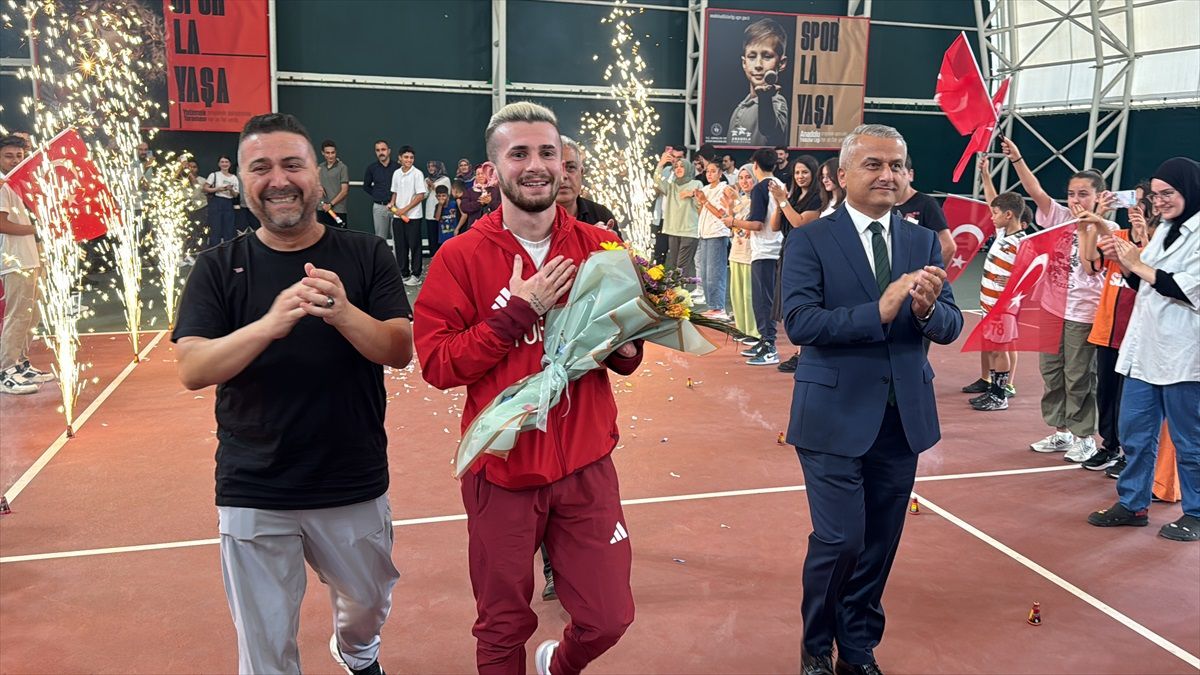 Paris 2024 Paralimpik Oyunları'nda gümüş madalya kazanan Ali Can Özcan Karabük'te coşkuyla karşılandı