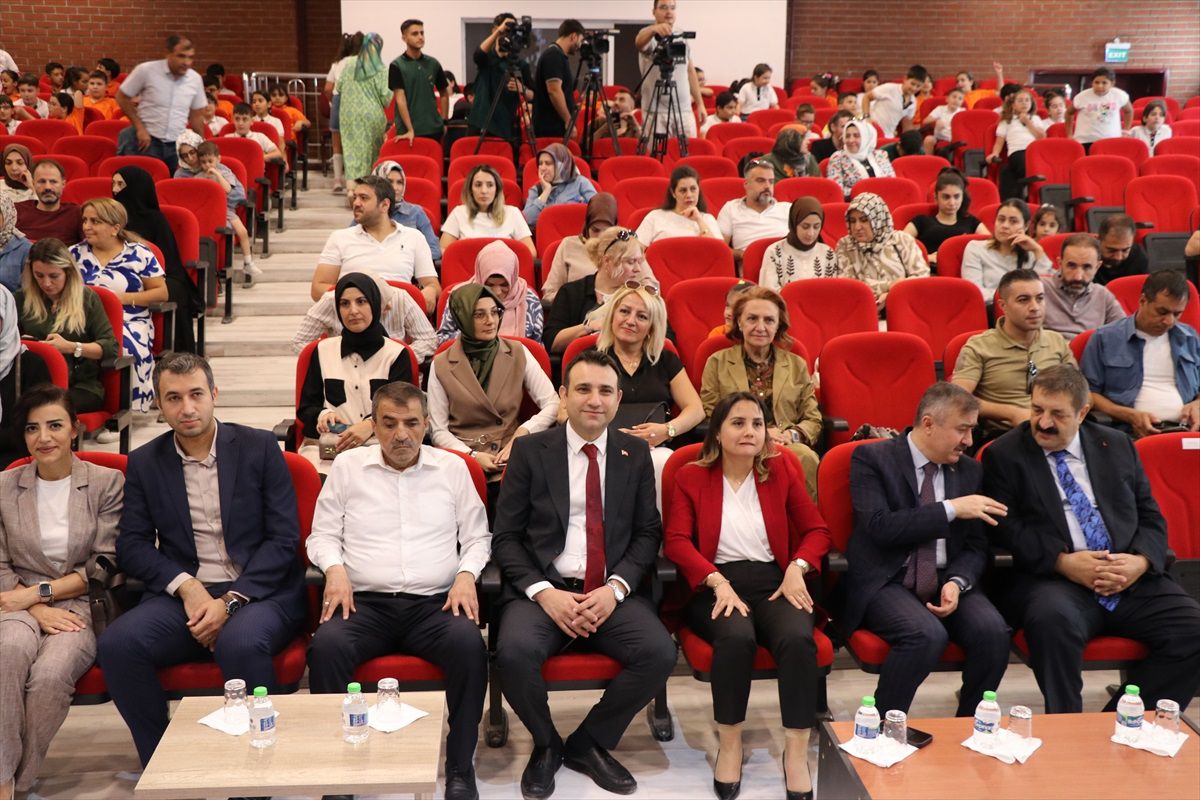 Mardin ve Elazığ'da İlköğretim Haftası Törenleri Düzenlendi