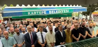 Kartepe'de Otomobil Kazasında Hayatını Kaybeden Çocuğun Cenazesi Defnedildi