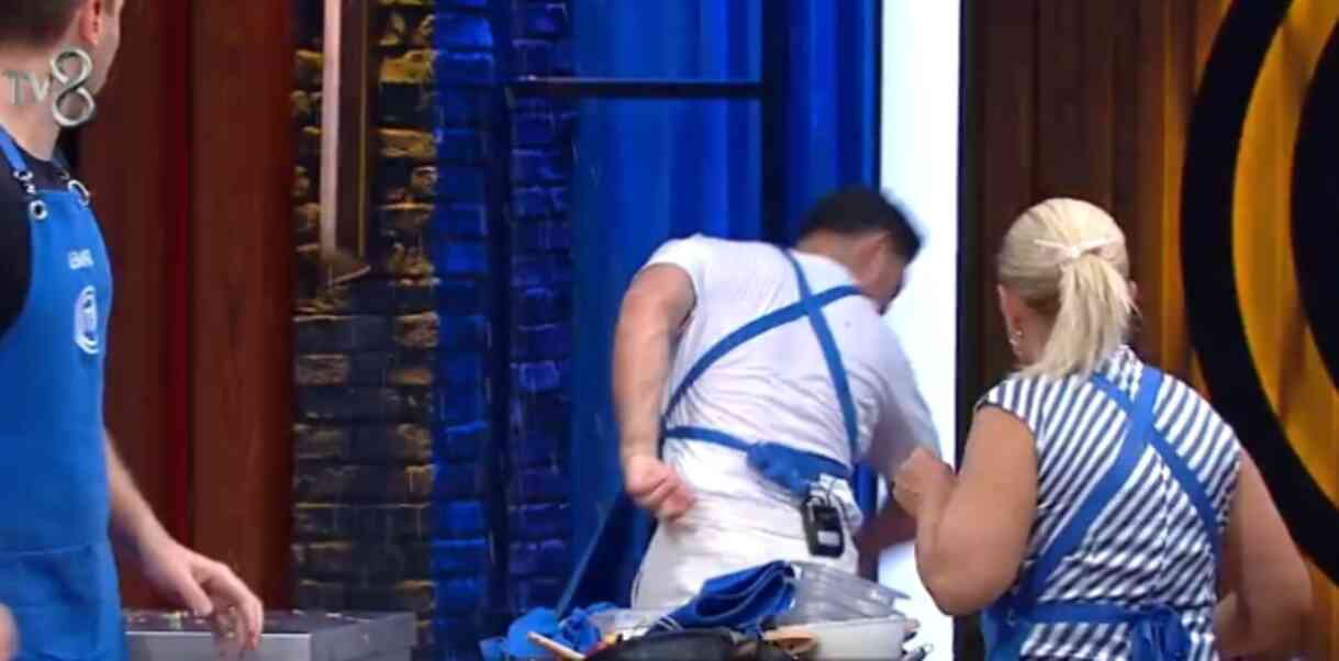 MasterChef Onur yüzü yandı mı? MasterChef 11 Eylül Çarşamba kızgın yağ kazasını kim yaptı, Onur'a ne oldu? MasterChef Onur yüzü yandı mı? MasterChef 11 Eylül Çarşamba kızgın yağ kazasını kim yaptı, Onur'a ne oldu?
