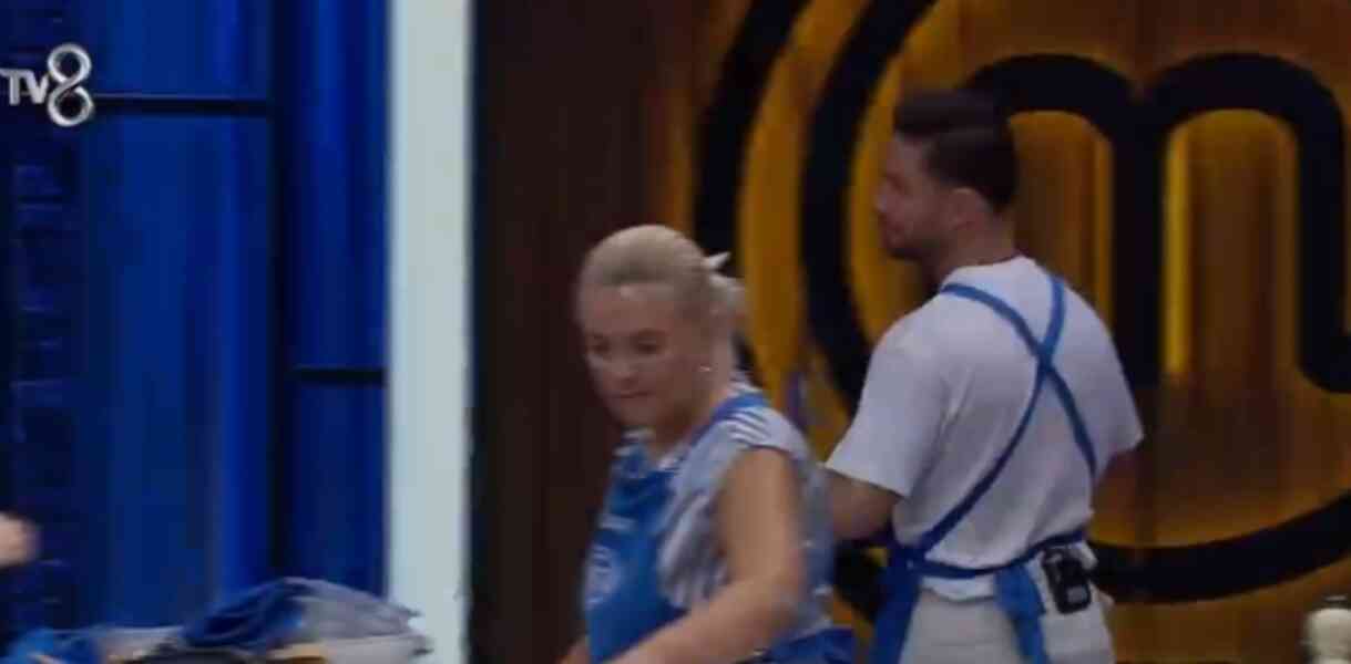 MasterChef Onur yüzü yandı mı? MasterChef 11 Eylül Çarşamba kızgın yağ kazasını kim yaptı, Onur'a ne oldu? MasterChef Onur yüzü yandı mı? MasterChef 11 Eylül Çarşamba kızgın yağ kazasını kim yaptı, Onur'a ne oldu?