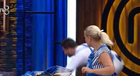 MasterChef Onur yüzü yandı mı? MasterChef 11 Eylül Çarşamba kızgın yağ kazasını kim yaptı, Onur'a ne oldu? MasterChef Onur yüzü yandı mı? MasterChef 11 Eylül Çarşamba kızgın yağ kazasını kim yaptı, Onur'a ne oldu?