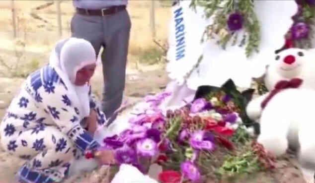 Narin'in mezarı başındaki akrabası 'Havin'ime de böyle kıydılar' diyerek ağıt yaktı