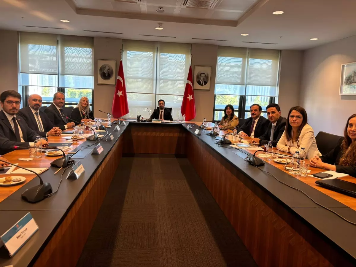 Sağlık-Sen, sağlık çalışanlarının hakları için sunum yaptı