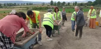 Tavşanlı Höyük'te Kadın Girişimciler Kazı Çalışmalarına Katıldı