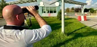 Bu havaalanına 6 yıldır tek bir yolcu bile inmedi! CHP'li vekil eline dürbün alıp havada uçak aradı